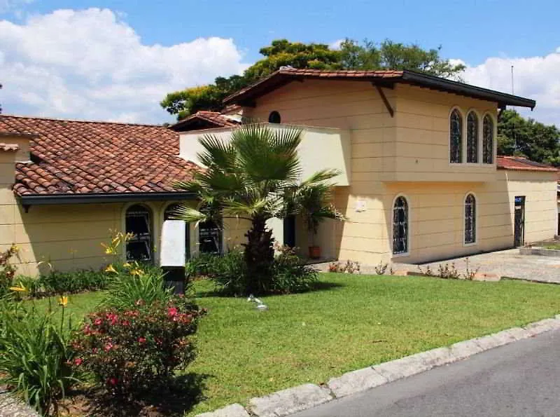 Hotel Portales Del Campestre Medellin